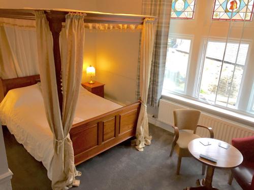 The Red Lion - image 6