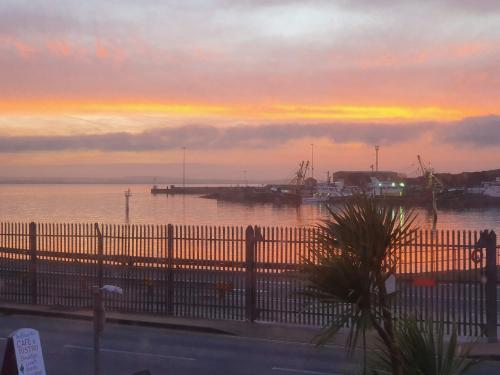 Vistas, Beach Hut Guest House in Holyhead