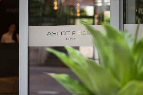 Ascot Premium Hotel - image 7
