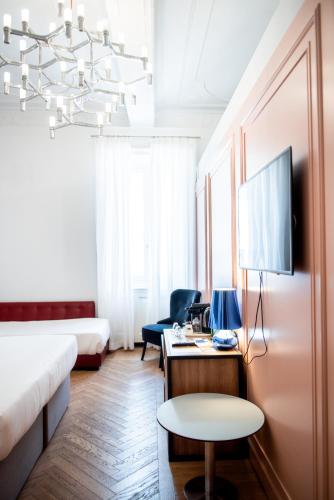 Executive Triple Room image 10