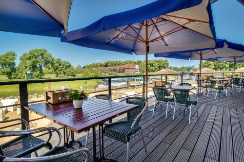 陽台/露台, 多米澤爾哈芬酒店 (Hotel Doemitzer Hafen) in 德米茨