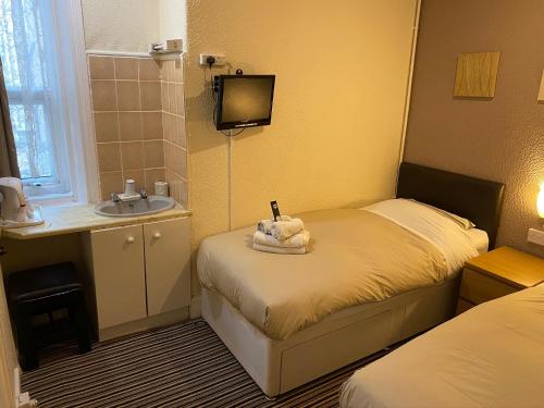 Twin room, private bathroom