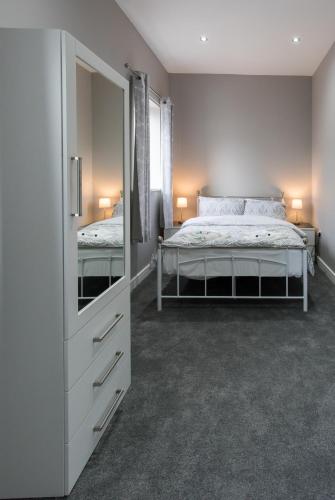 High Bank Hotel - image 4
