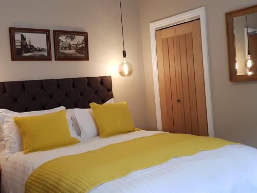 The Bowes Hotel Room Type - Deluxe Double Room with Shower