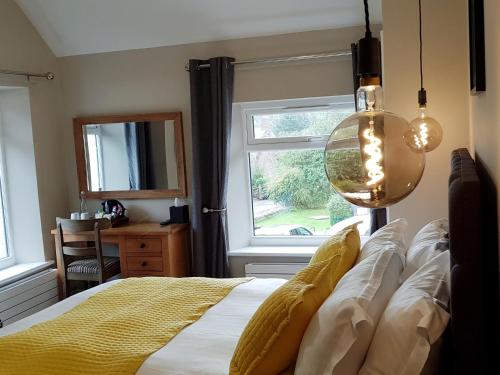 The Bowes Hotel - image 13