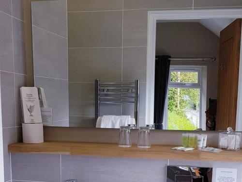 The Bowes Hotel - image 11
