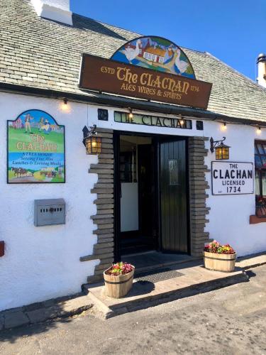 外部景觀, 克拉香旅館 (The Clachan Inn) in 德里門