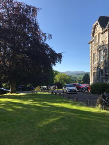 Ben Wyvis Hotel - image 3