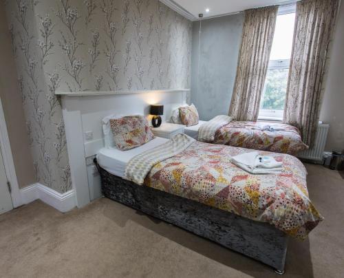 High Bank Hotel - image 12