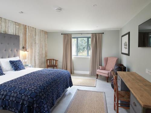 2 twin beds