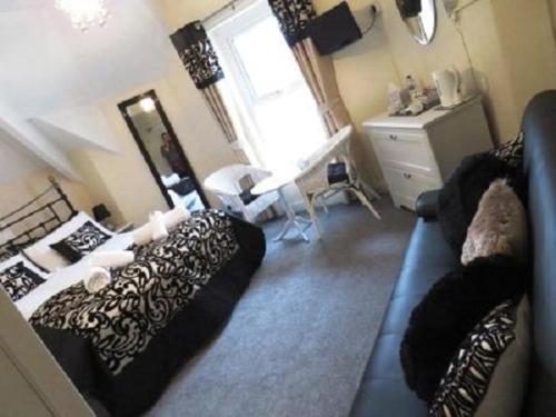 Deluxe Double Room with Shower