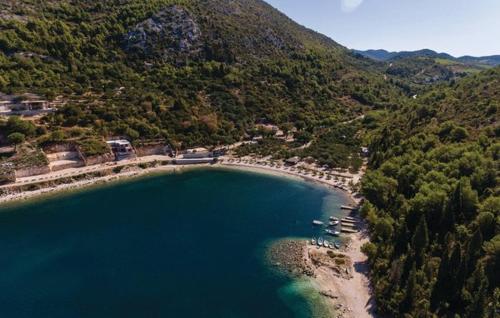 Apartmani Kremena small beach 200m