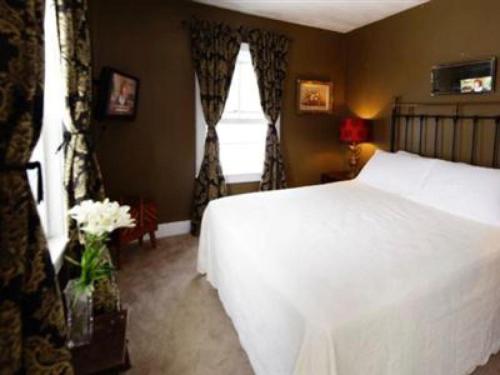 The Twilight Lodge - image 11