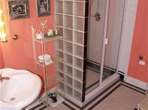 The Villa Bed & Breakfast – Tacoma, WA