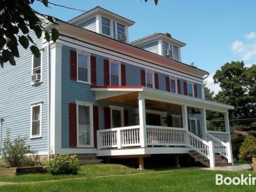 Tin Brook Bed & Breakfast in Walden, USA