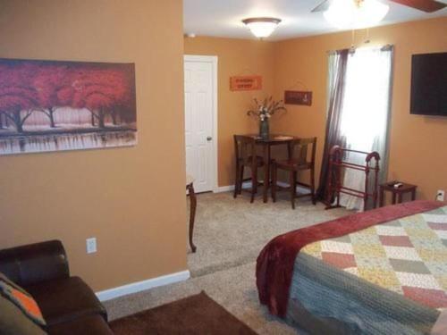 Tin Brook Bed & Breakfast in Walden, USA