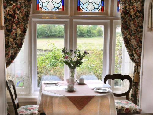 Tintern Old Rectory B&B - image 8