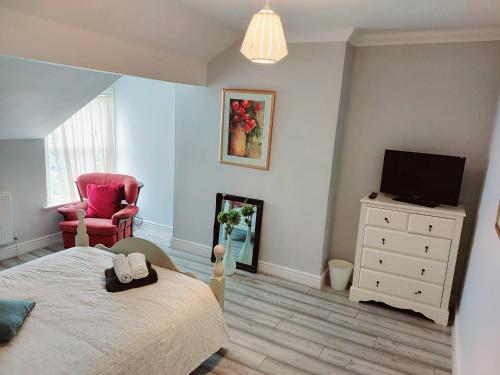 Excellent Newsham Room