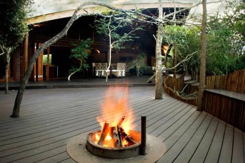 Ihlozi Bush Lodge