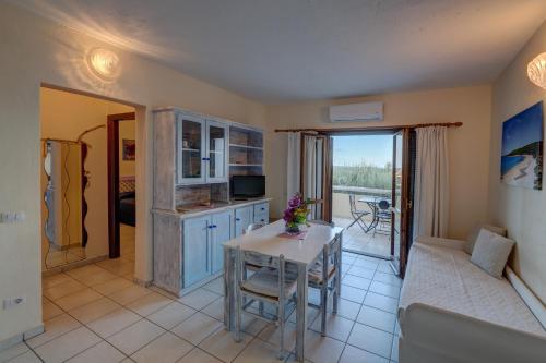 Baia de Bahas Residence - image 5