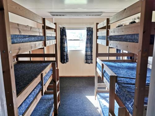 6 bunk beds