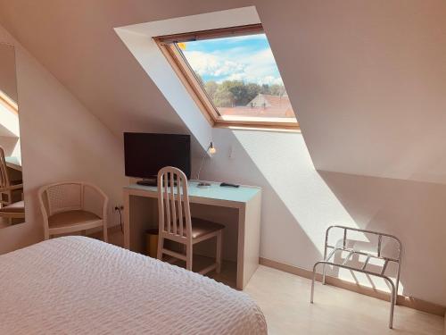 Logis Hôtel Au Lion Rouge