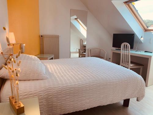Logis Hôtel Au Lion Rouge