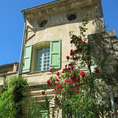 Chambres d’hôtes de charme B&B à Oppède-Le-Vieux, Luberon : La Buissonnière