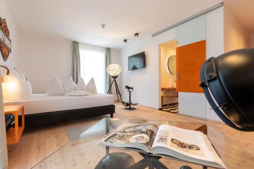 room detail thumbnail 0