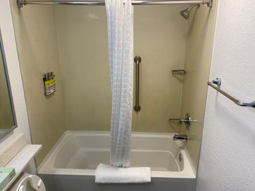 Candlewood Suites Hattiesburg, an IHG Hotel