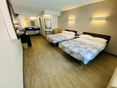 2 double beds