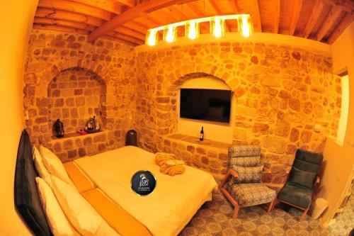 Salah Aldin House in Akas