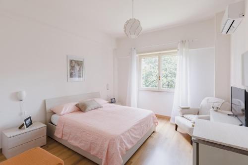  Pelizzi Apartment, 5 persone, 2 camere, balcone, Cinecittà in Rom