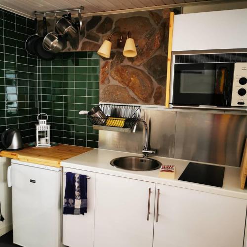 주방, Stayin Borgafjäll -Tuffa Lillstugan -Mysigt centralt bakom hotellet (Stayin Borgafjall -Tuffa Lillstugan -Mysigt centralt bakom hotellet) in 키텔피얄