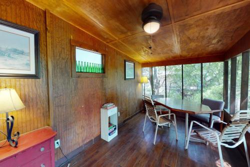 Shamrock Cottage in Ingram, USA