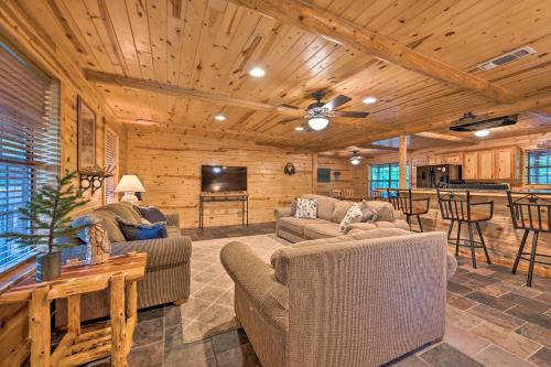 Rustic Broken Bow Retreat with Hot Tub and Deck!