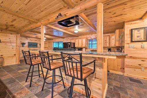 Rustic Broken Bow Retreat with Hot Tub and Deck!