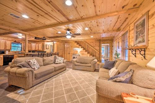 Rustic Broken Bow Retreat with Hot Tub and Deck!