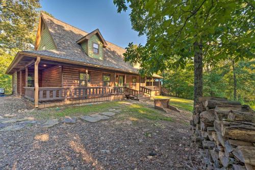 Rustic Broken Bow Retreat with Hot Tub and Deck!