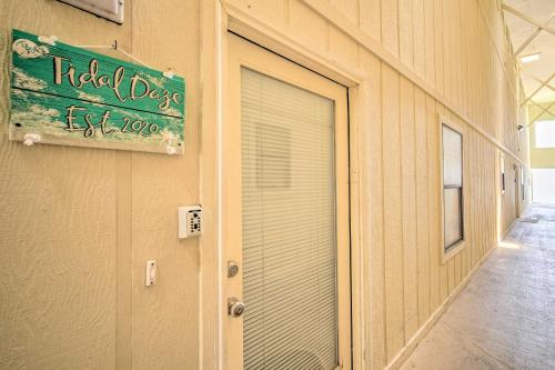 Family-Friendly Beachside Condo 3 Mi to the Pier - image 3