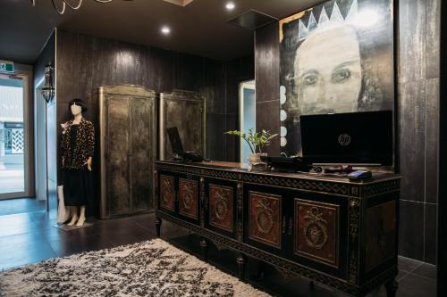 Lobby, King and Queen Hotel Suites in New Plymouth