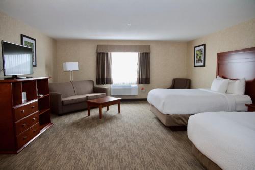 2 queen beds
