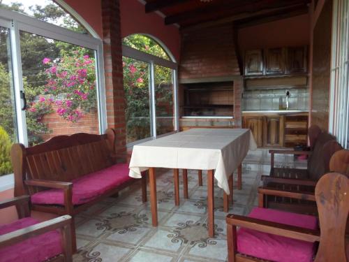 2 bedrooms, 4 beds