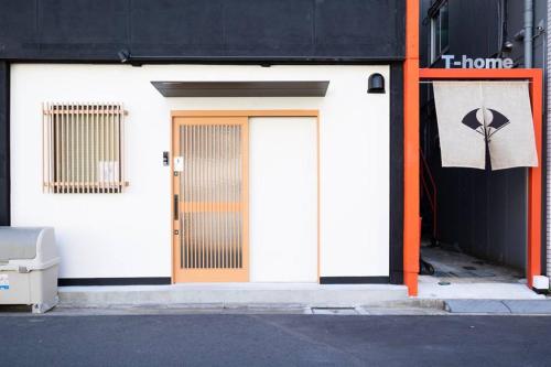 T-home1 1F, Tokio
