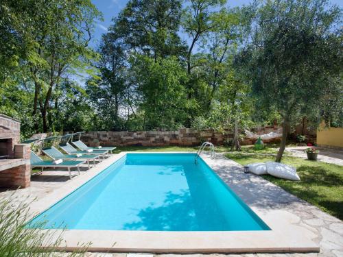 Peaceful Holiday Home in Umag with Swimming Pool - Umag
