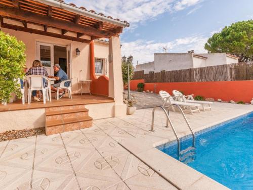 Vista exterior, Peaceful Holiday Home in Costa Brava with Private Pool in Castelló d'Empúries