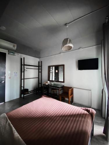 room detail thumbnail 0
