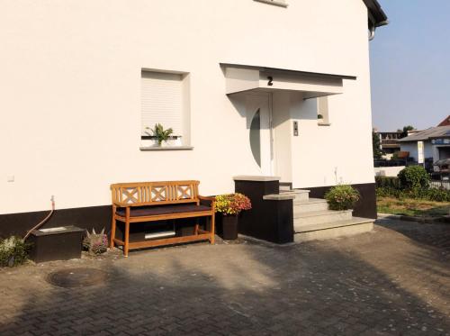 123 Zimmerfrei 3.6km von Geibelseck entfernt