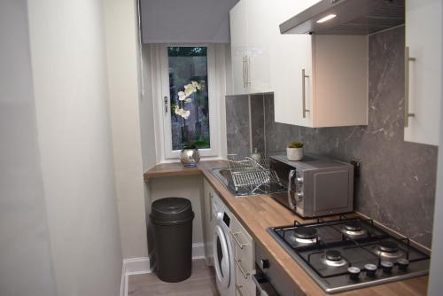 keuken, Kelpies Serviced Apartments- Victoria in Falkirk North