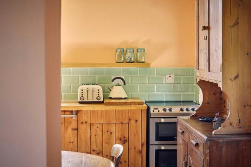 The Red Brick Barn - image 5